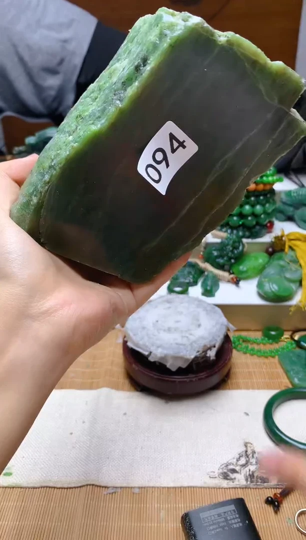 未镶嵌和田玉（碧玉）珠宝半成品1