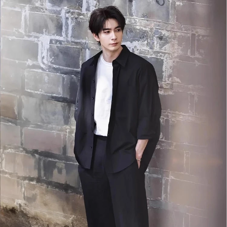 黑色衬衫潮牌男士冰丝薄款外套高级感韩版痞帅宽松休闲长袖衬衣服