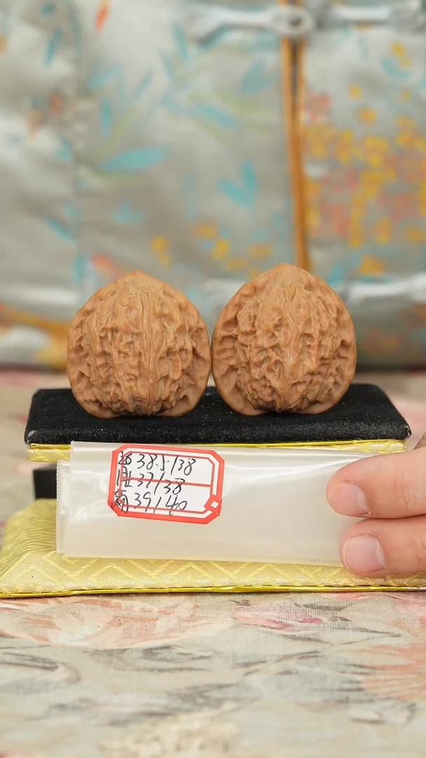 【闪购商品】文玩核桃把件罗家沟