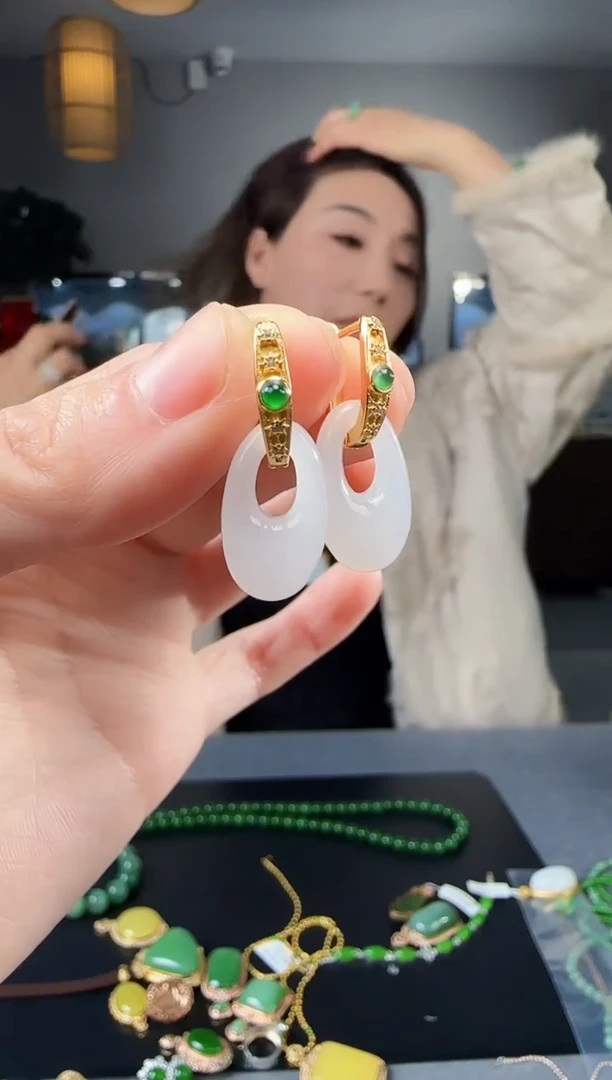 【闪购商品】和田玉耳钉银S925镶嵌1