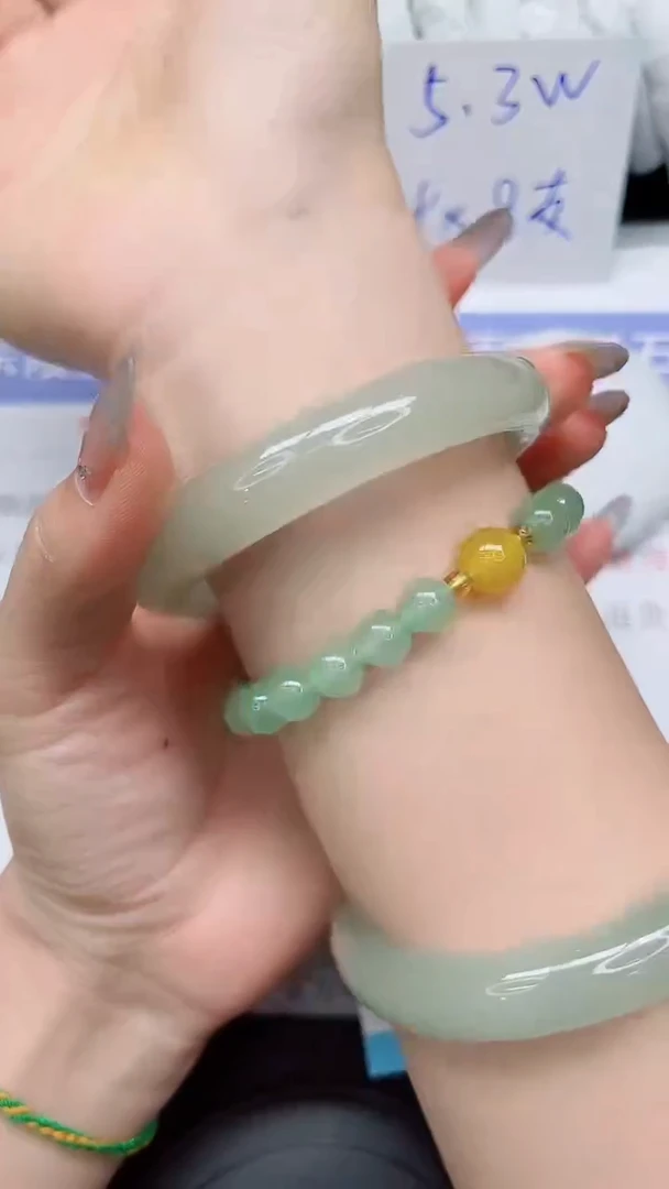 未镶嵌手镯石英质玉257-60