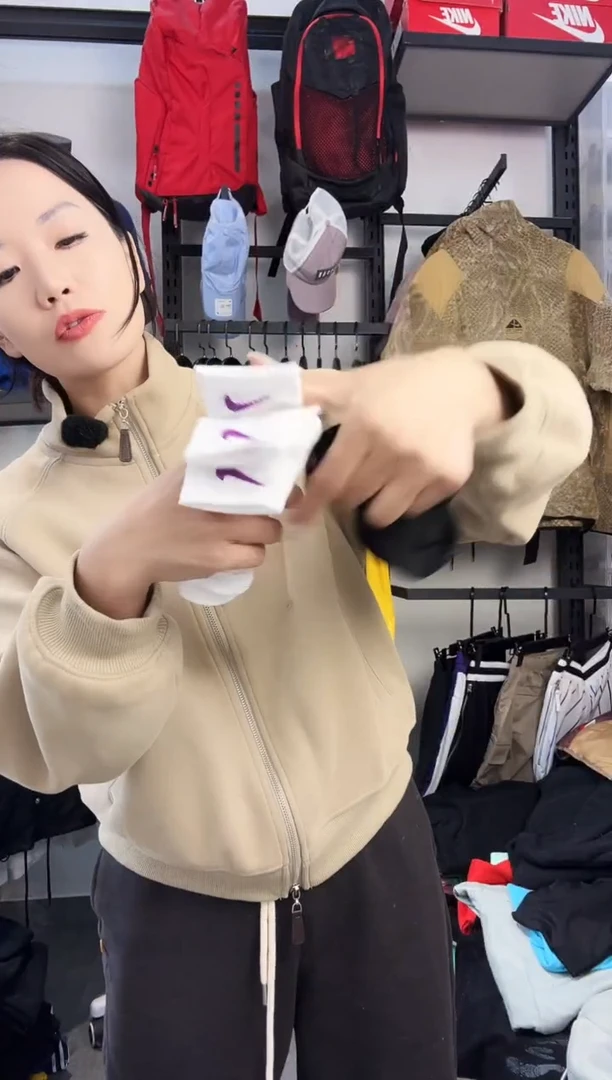 656·编码 瑕疵款直播间过款为准 尺码·4