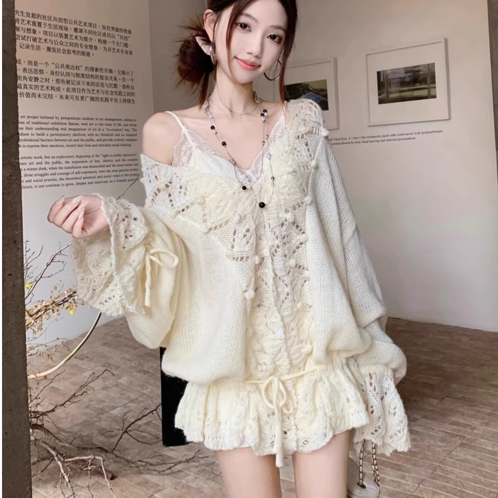 2025秋季新款设计感温柔风钩花镂空针织衫女韩系宽松慵懒洋气毛衣