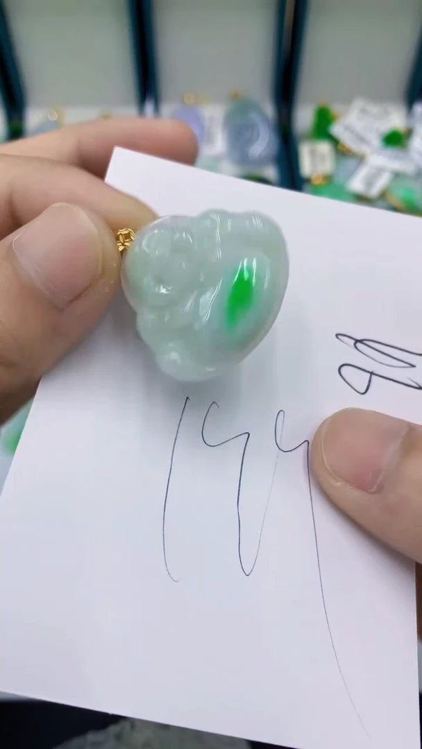 翡翠18K金镶嵌颈饰翡翠