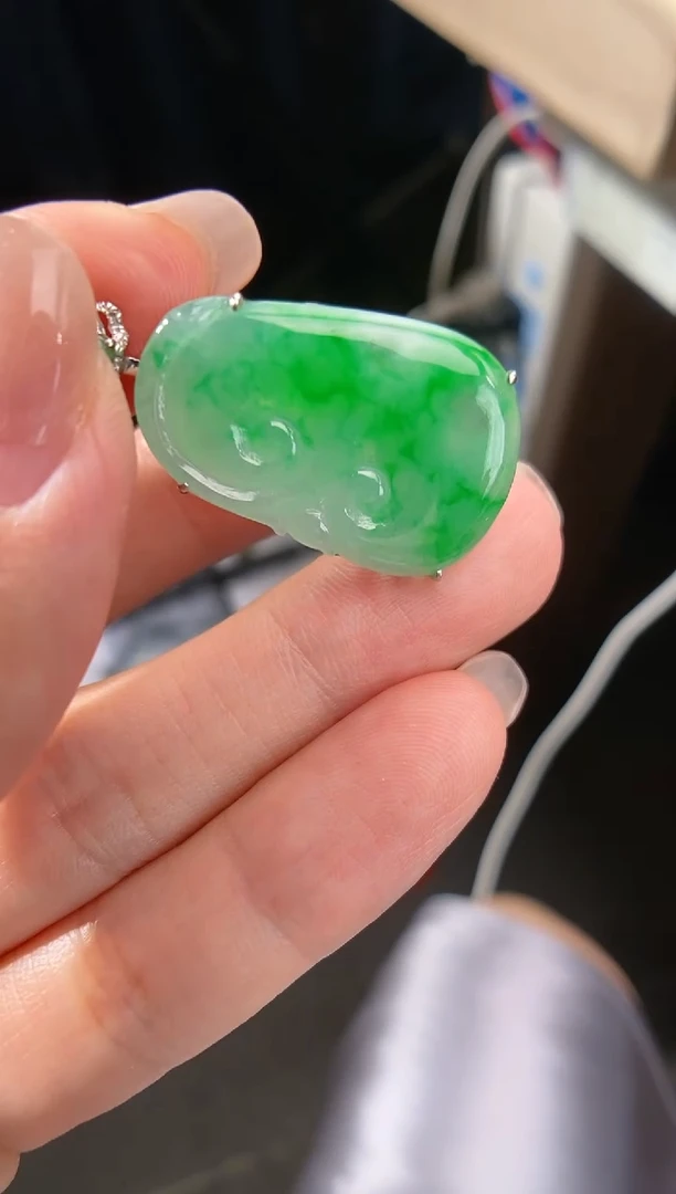 翡翠18K金镶嵌吊坠(不含链)如意