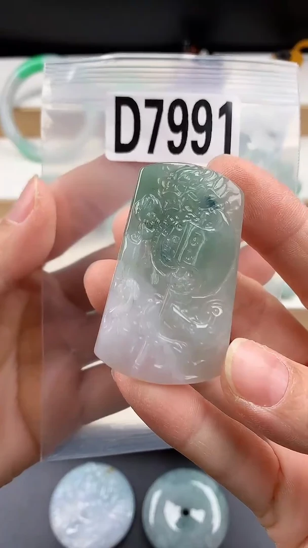 颈饰未镶嵌翡翠天然翡翠吊坠挂件