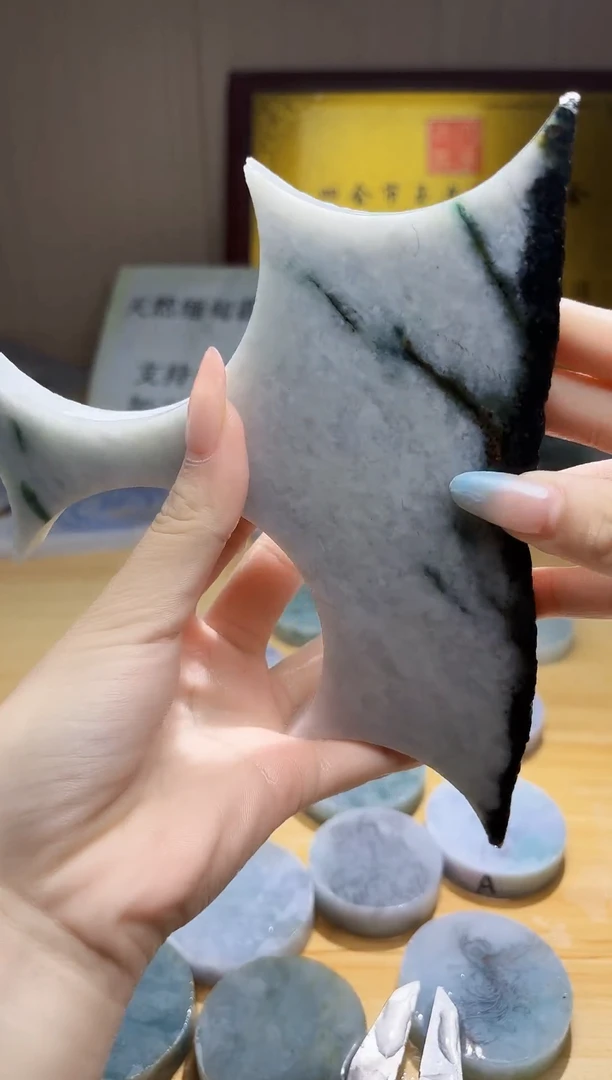 翡翠未镶嵌颈饰翡翠A货 温谭238