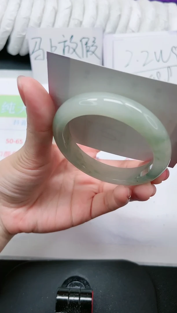 【闪购商品】石英质玉手镯未镶嵌309