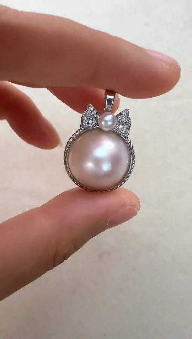 【闪购商品】拼合珍珠（马贝珠）颈饰银S925镶嵌白珠在逃