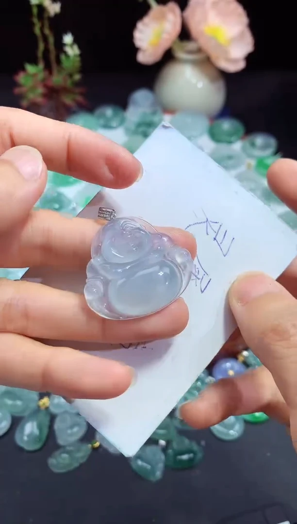 翡翠未镶嵌颈饰佛公