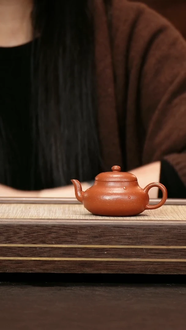 茶壶紫砂红降坡  小君德