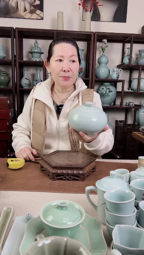 【闪购商品】杯粉青 莲心 茶叶罐B
