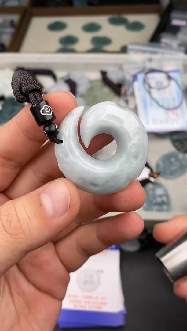 【闪购商品】翡翠颈饰未镶嵌  天然翡翠，一物一图