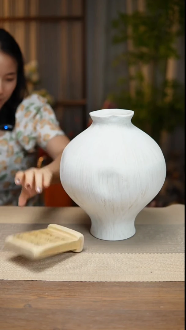 异形花器诧寂白灯笼