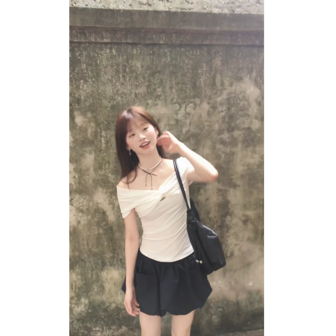 纯欲交叉扭结一字肩短袖T恤女夏修身上衣藏蓝色花苞蓬蓬裙两件套