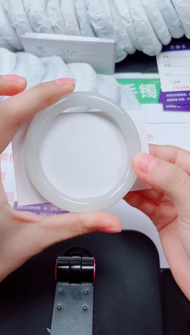 石英质玉手镯未镶嵌187-56/57