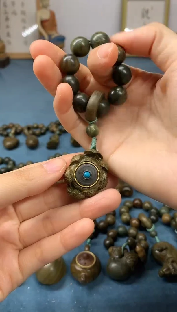 【闪购商品】维腊木（绿檀）把件好运连连 盘玩件