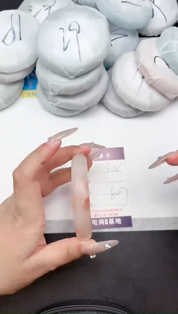 未镶嵌手镯石英质玉302-60.7