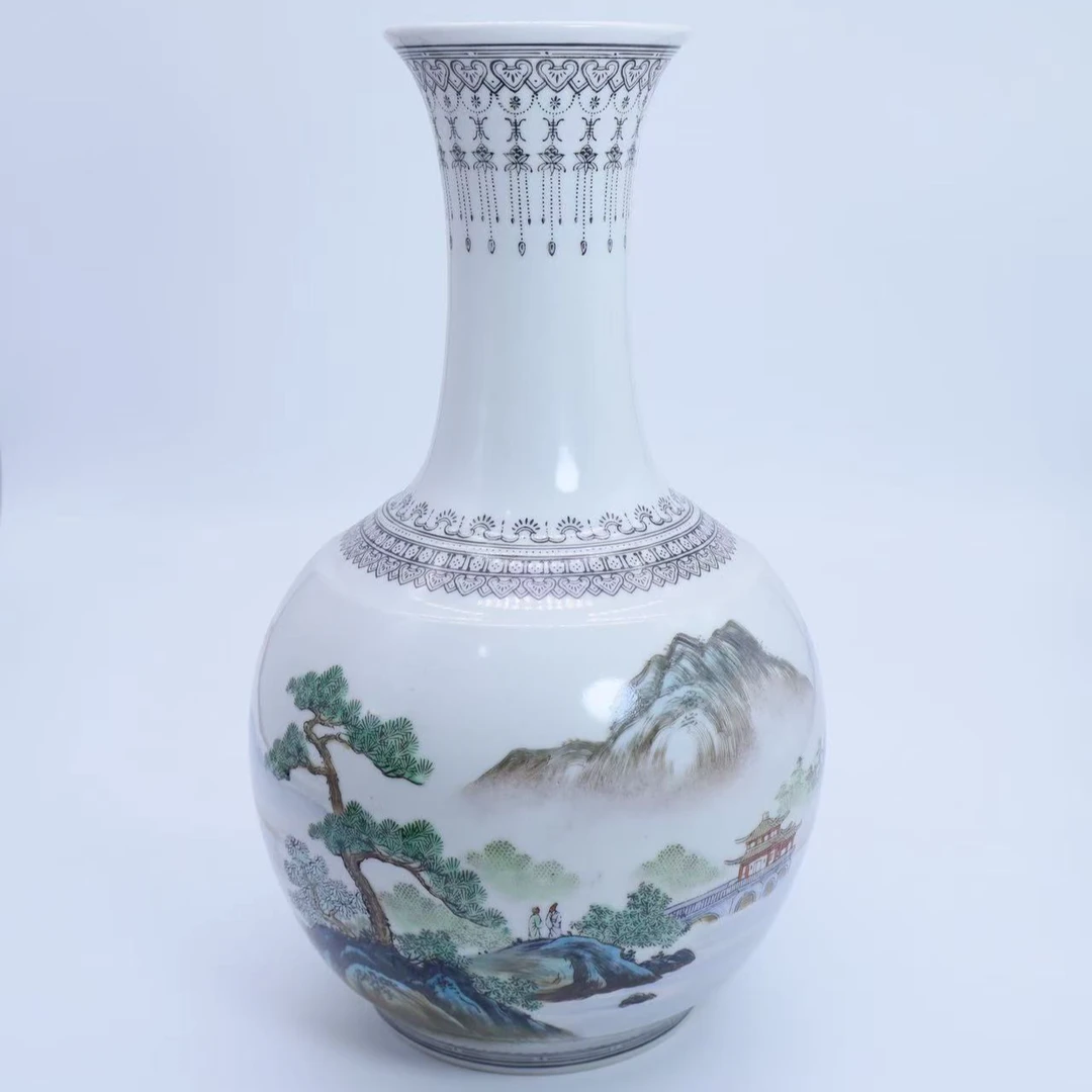 29: 567粉彩山水诗文赏瓶