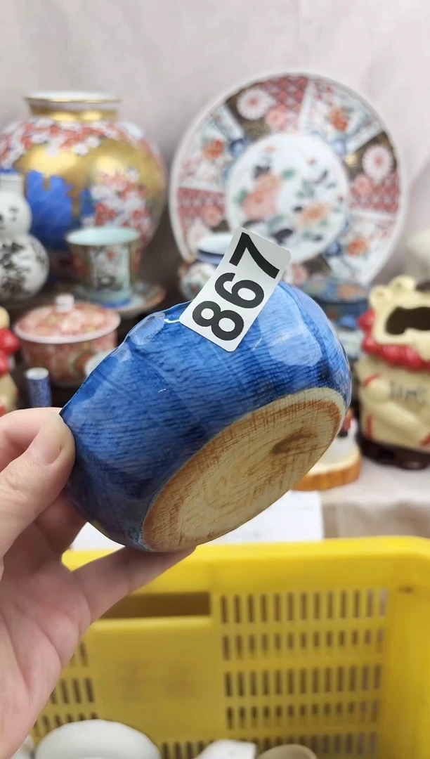 摆件好看的瓷器，默认微瑕，介意慎拍