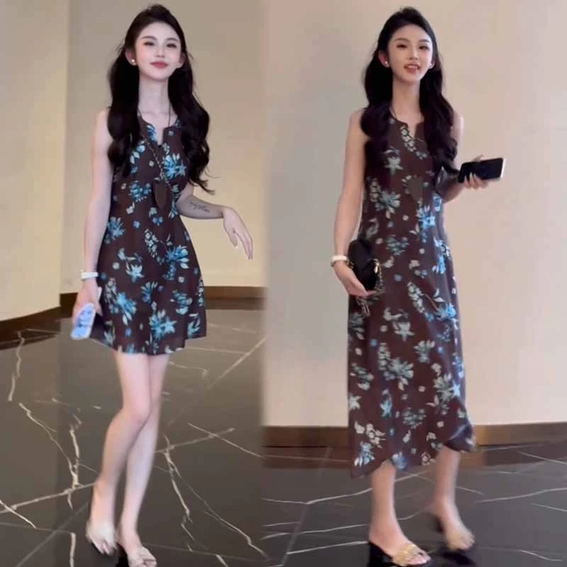 碎花连衣裙女2025夏季新款时髦洋气松弛感清冷系气质中长款A字裙