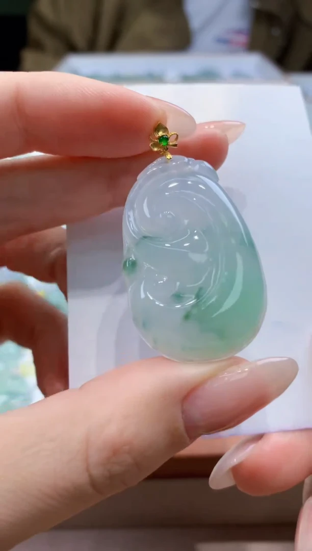 翡翠18K金镶嵌颈饰天然A货翡翠挂件