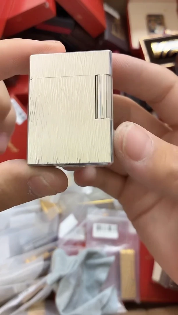 L1小号银色打火机