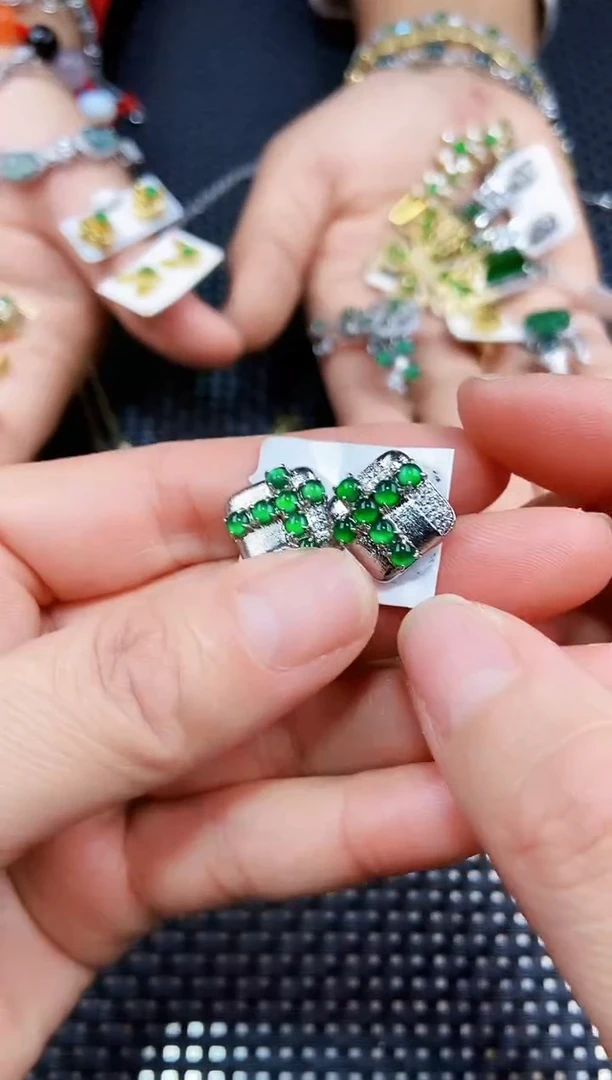 【闪购商品】翡翠耳饰未镶嵌111111111