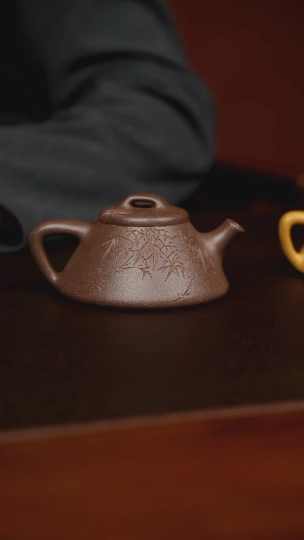 茶壶紫砂桃花启瓢口盖微晃140cc