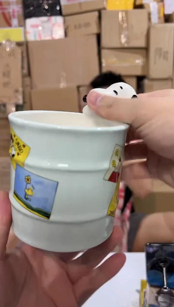 瓷片史努比油桶笔筒