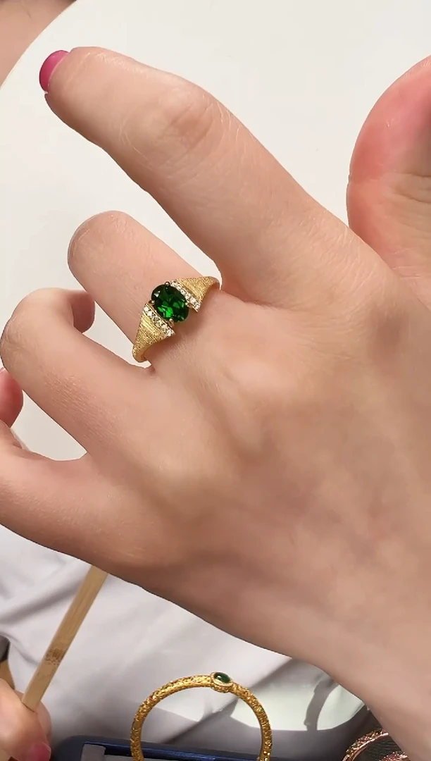 银S925镶嵌透辉石耳饰16【】