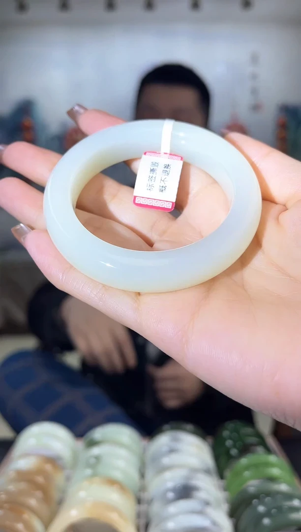 【闪购商品】和田玉手镯未镶嵌53圈口4964