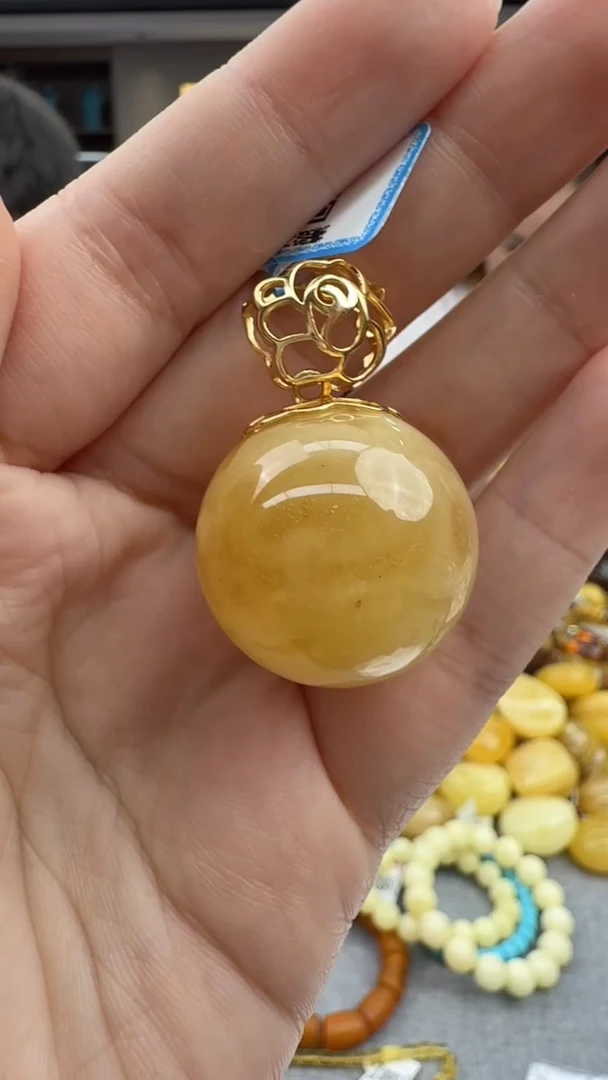 琥珀颈饰未镶嵌139秒拍号 假一罚三