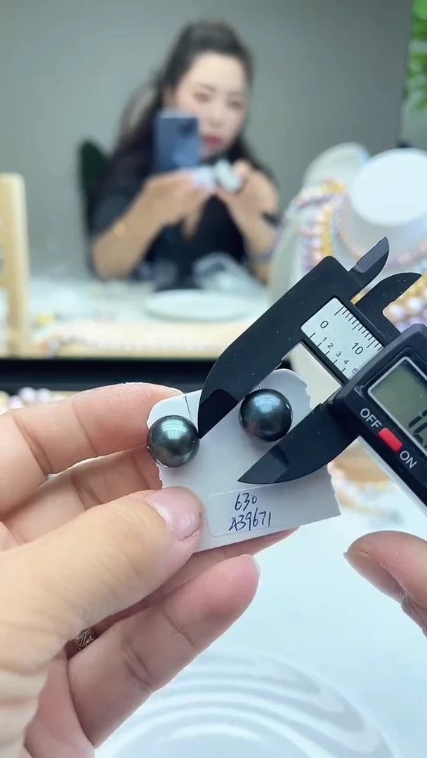 未镶嵌耳饰淡水珍珠孔雀绿耳饰