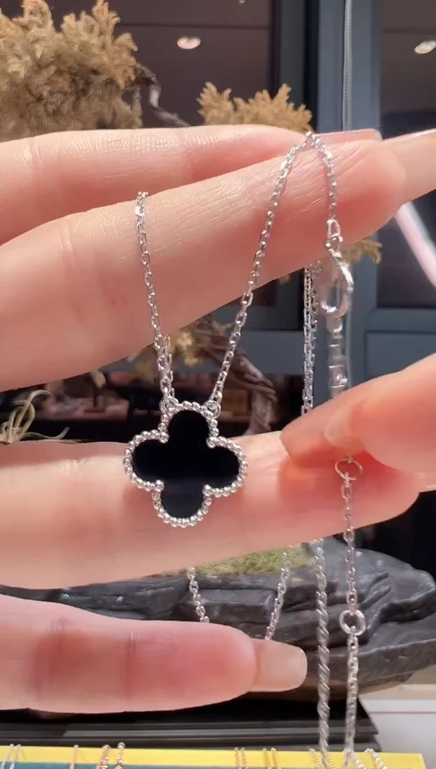 玛瑙/玉髓套链铂Pt950镶嵌15mm黑花项链