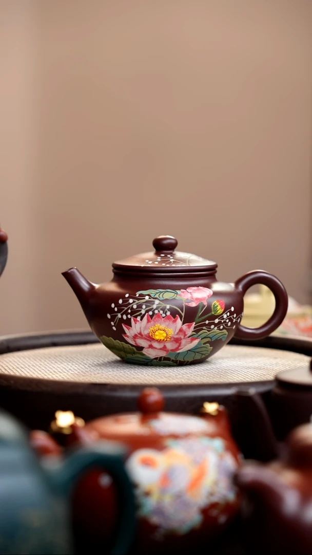 茶壶紫砂紫脂泥扁腹泥绘荷花