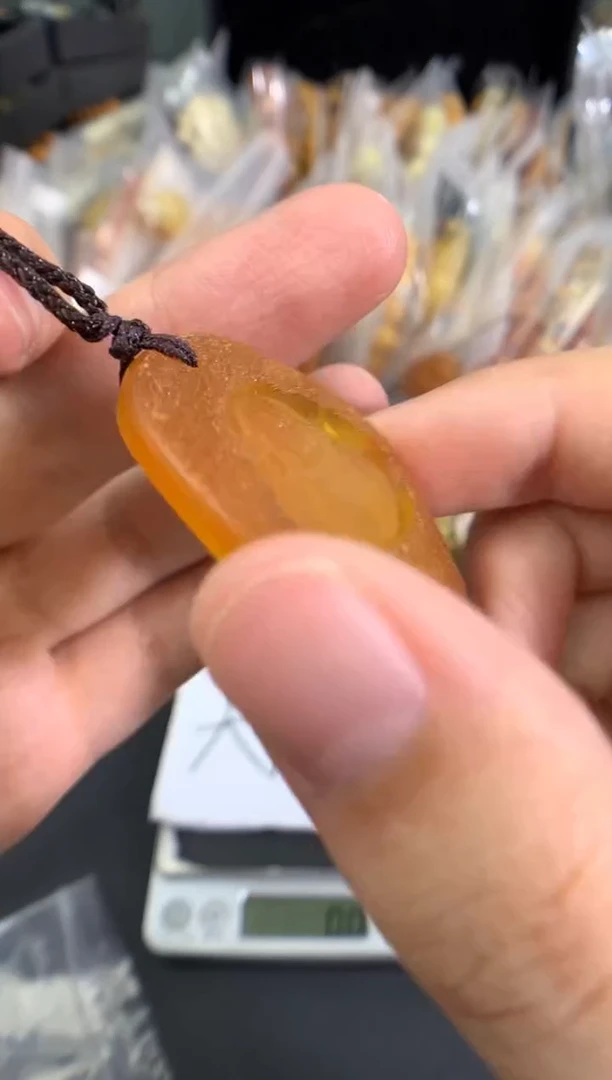 蜜蜡未镶嵌珠宝奇石1