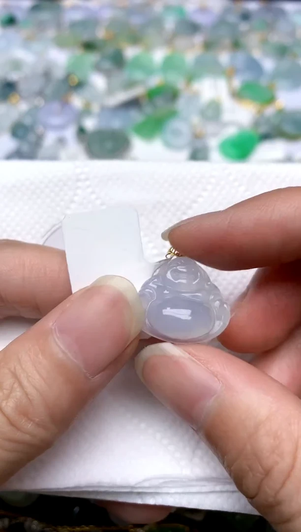 颈饰18K金镶嵌翡翠天然A货翡翠