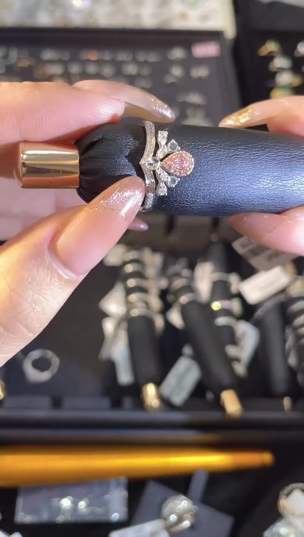 18K金镶嵌戒指钻石YT