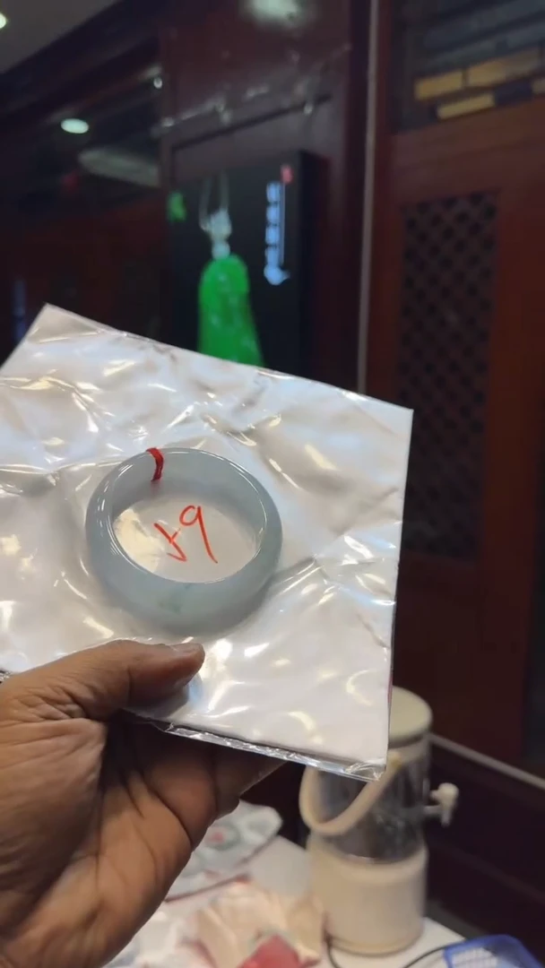 未镶嵌手镯翡翠手镯