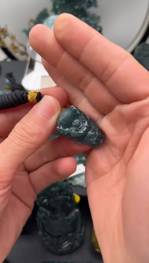 颈饰未镶嵌翡翠龙头