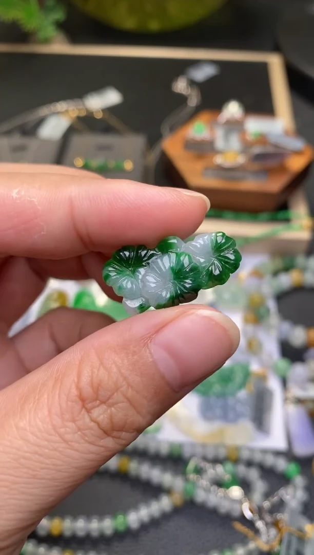 颈饰未镶嵌翡翠净货33558