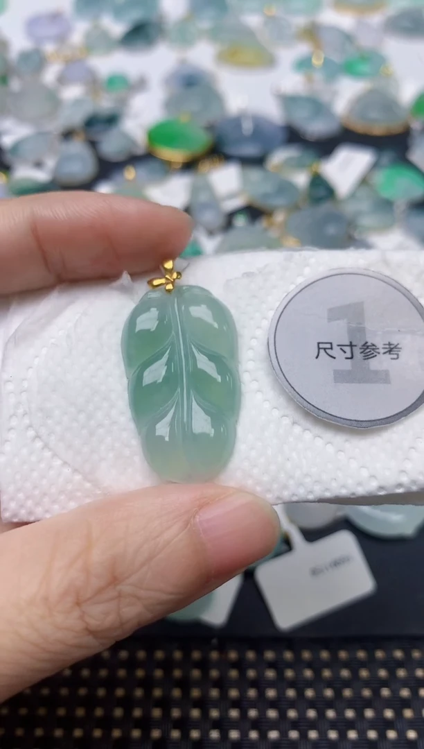 颈饰18K金镶嵌翡翠天然缅甸A货翡翠