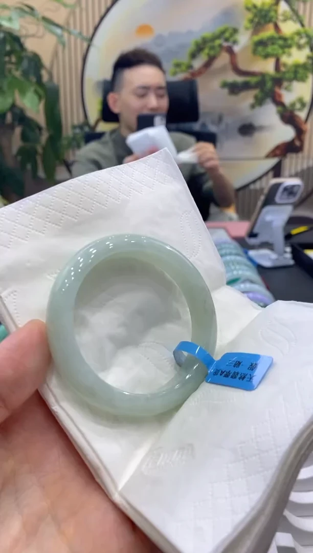 翡翠手镯未镶嵌1842