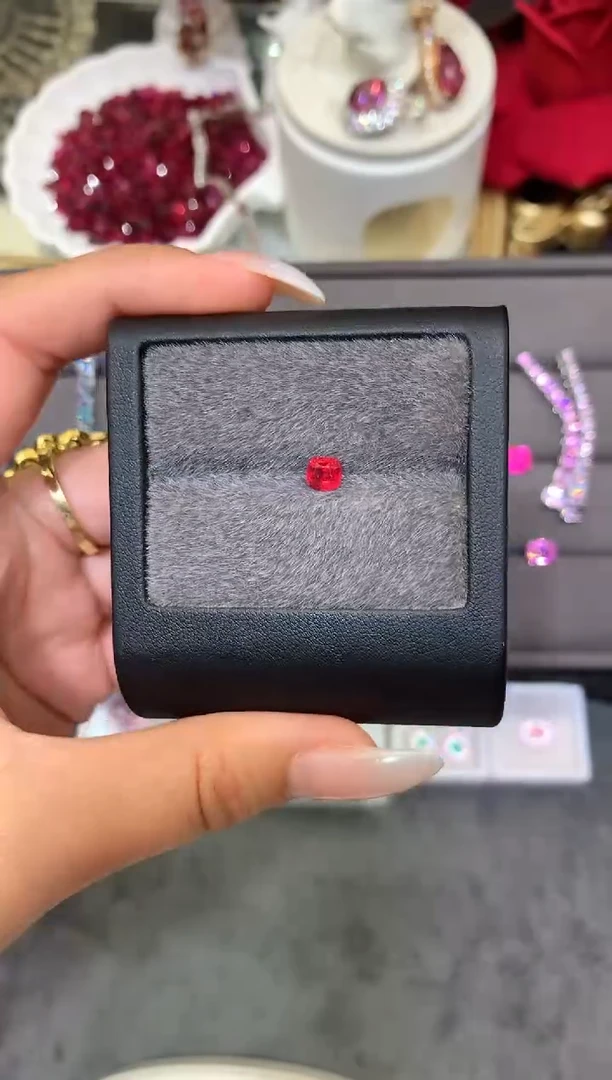 未镶嵌裸石定制尖晶石枕型 绝地武士 0.73ct
