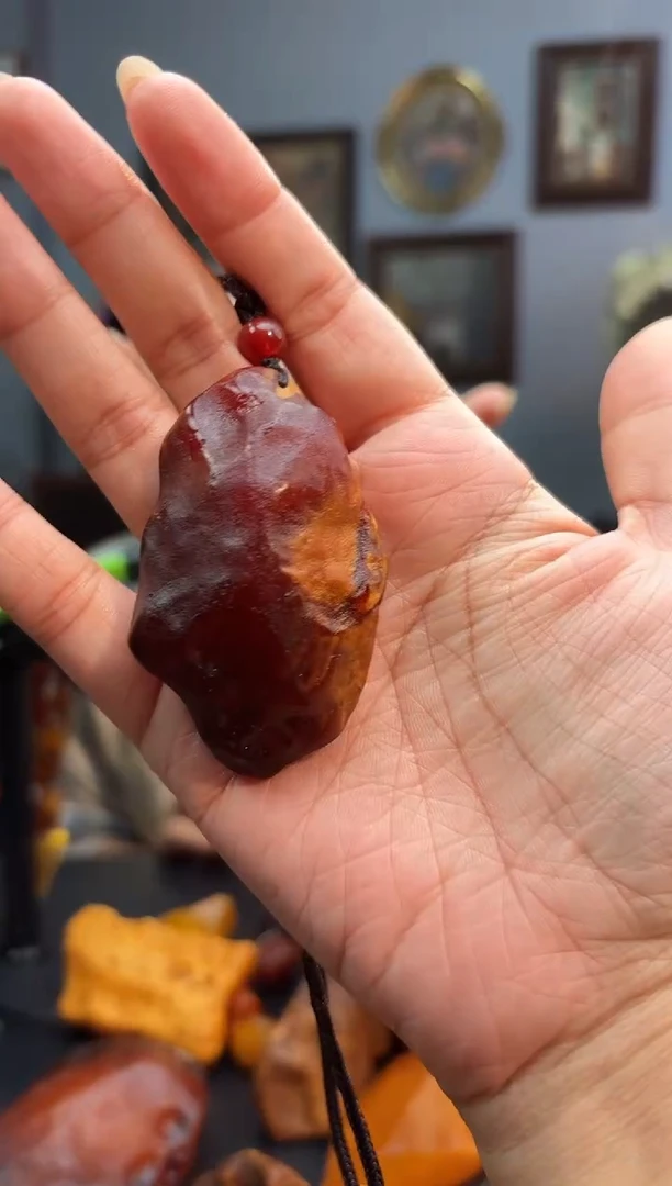 琥珀颈饰未镶嵌吊坠