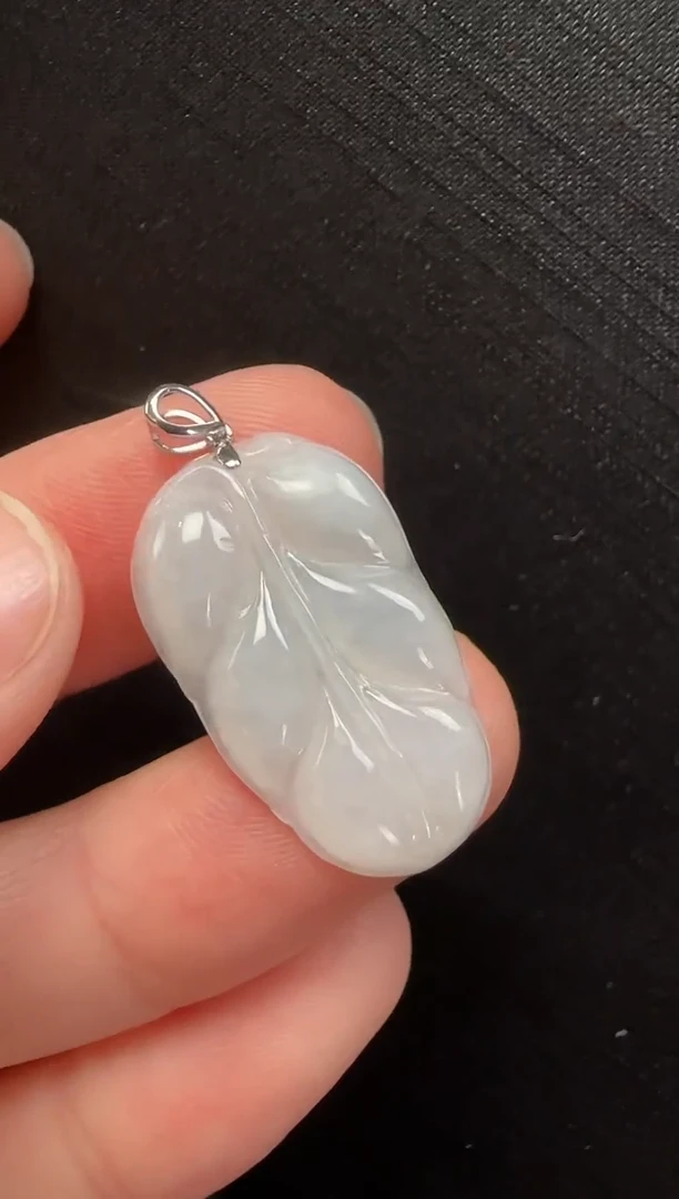 翡翠18K金镶嵌颈饰919叶子一个