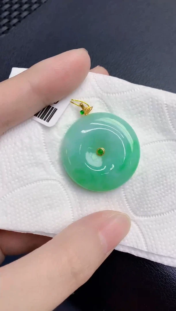 颈饰18K金镶嵌翡翠天然翡翠缅甸A货