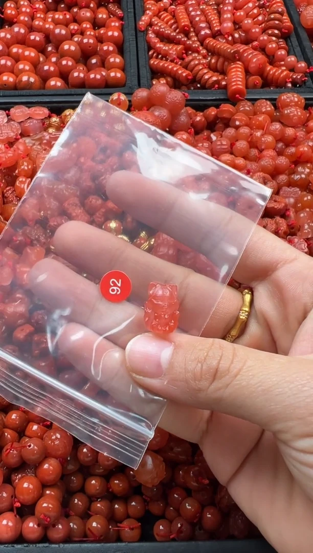 【闪购商品】南红玛瑙颈饰未镶嵌1