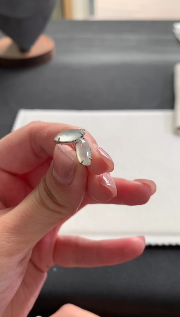 【闪购商品】翡翠耳钉未镶嵌随型耳钉